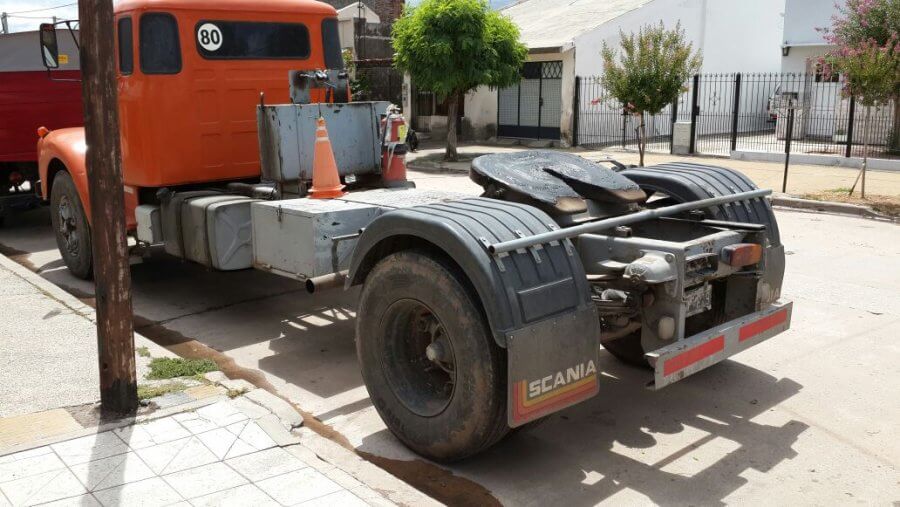 EXCELENTE SCANIA 111/80 con Batea Patronelli 2007