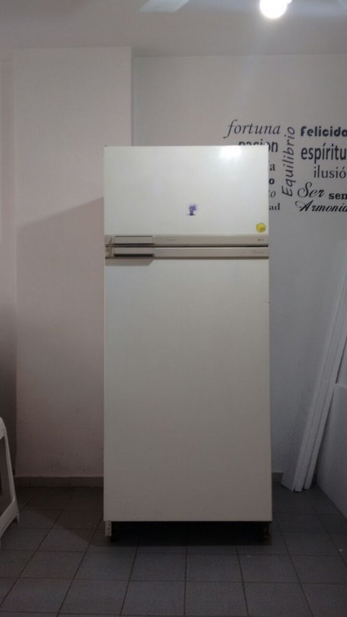 Heladera Whirpool Tropical con freezer