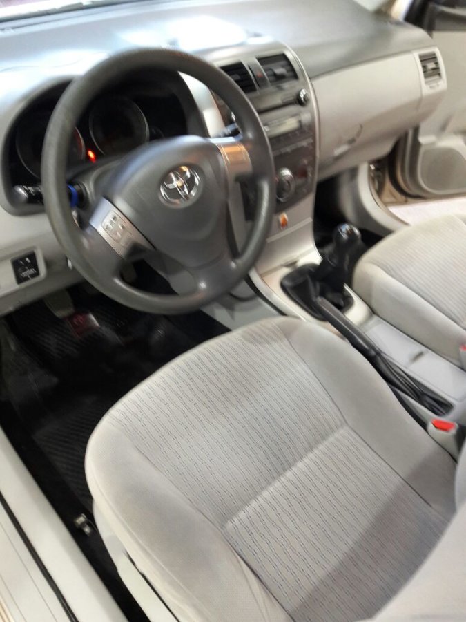 vendo toyota corolla xei 2010