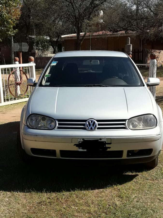 VENDO;GOLF 1.6 FORMATO ALEMAN Modelo 2000 en ECELENTE ESTADO