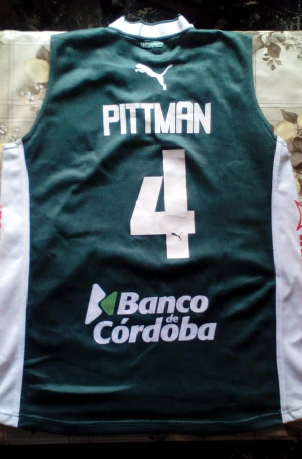 CAMISETA 2003/4 DE JOSHUA PITTMAN – EQUIPO BASQUETBOL ATENAS CÓRDOBA – PUMA – NUEVA