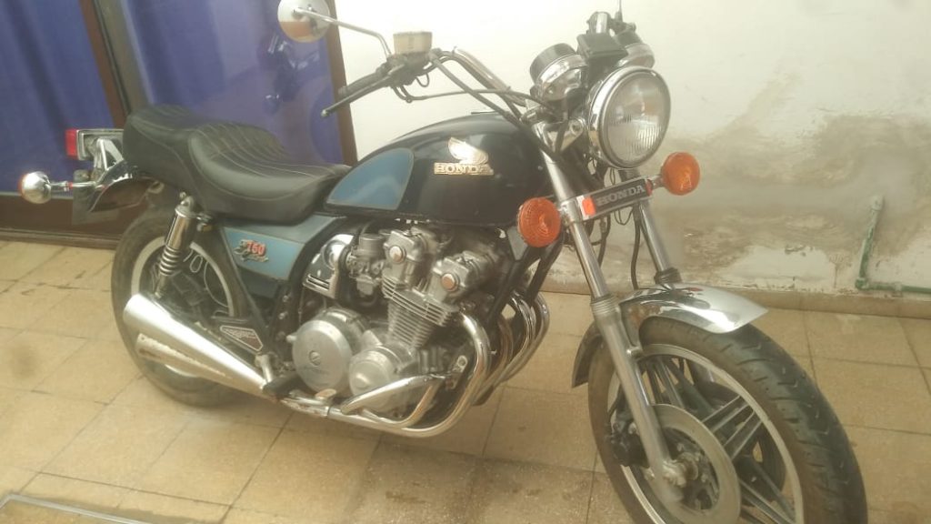 Vendo moto honda