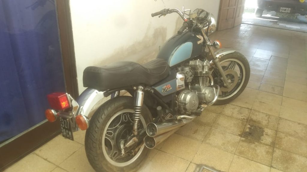 Vendo moto honda