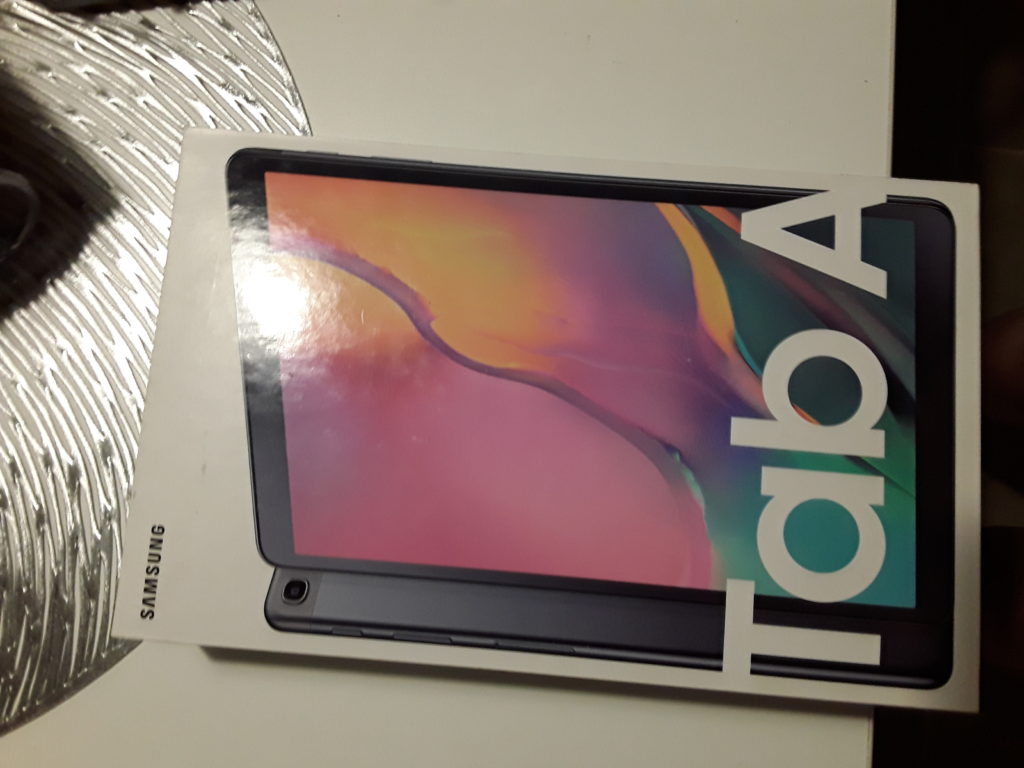 Vendo tablet Samsung de una semana con teléfono incluido dos en uno