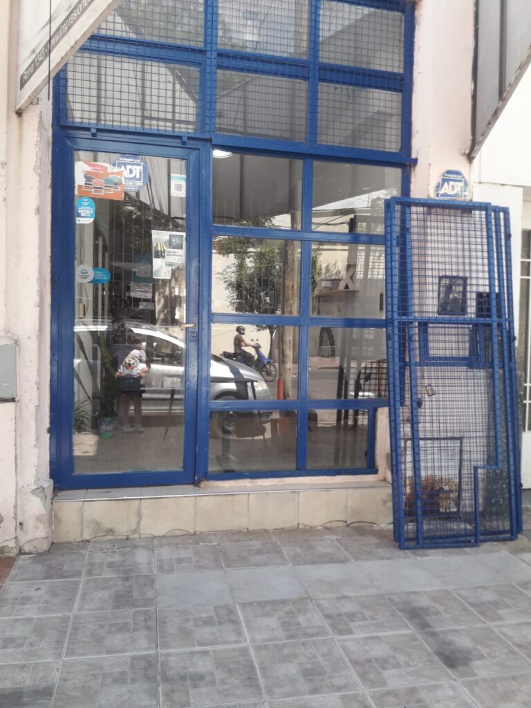 Se vende fondo de comercio en excelente ubicacion comercial