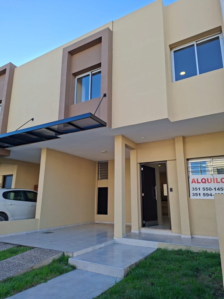 ALQUILO – DUPLEX DE CATEGORIA 3 DORMITORIOS – BARRIO: MIRADORES DE MANANTIALES II – Disponibilidad inmediata.