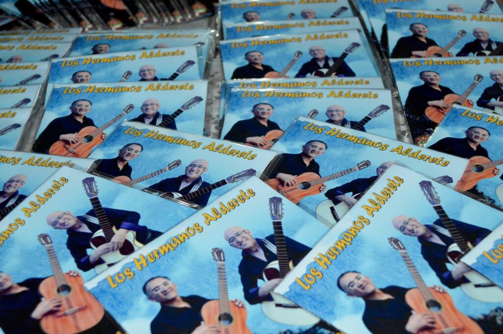 100 Cajas De Cartón Sobre + Cd Copiado E Impresion en Córdoba
