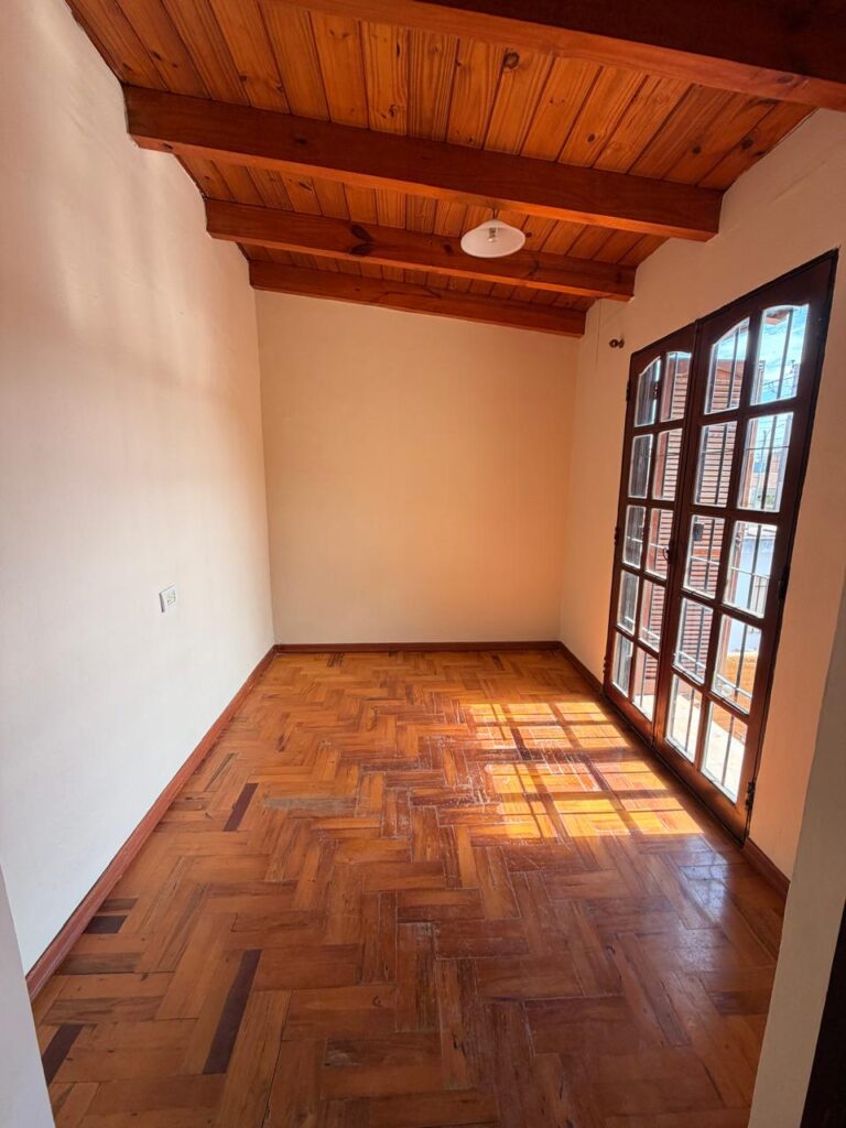 ALQUILER $750.000 – 2 DORM + ESCRITORIO POSIBILIDAD DE 3 DORM